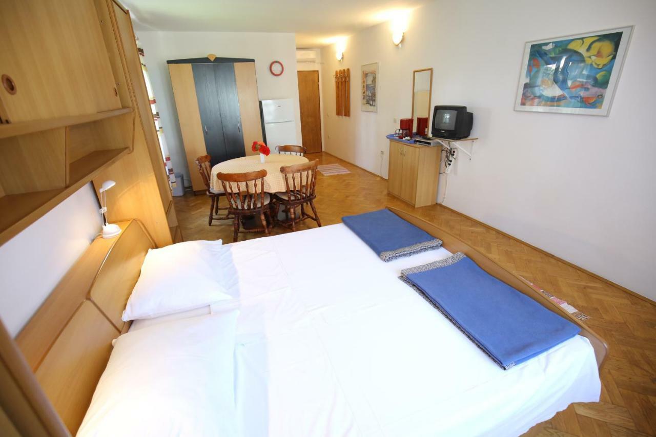 Apartments Paleka Петрчане Экстерьер фото