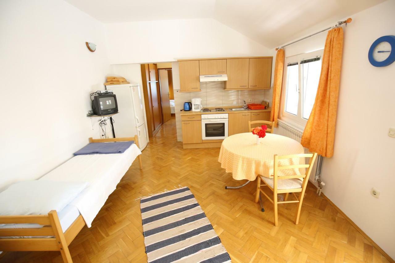 Apartments Paleka Петрчане Экстерьер фото